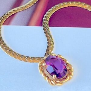 Dior vintage necklace in heartbeat purple EUC no flaws